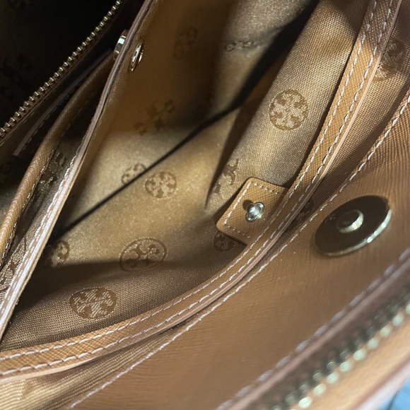 Tory Burch Robinson Double Zip Tote - Picture 8 of 13